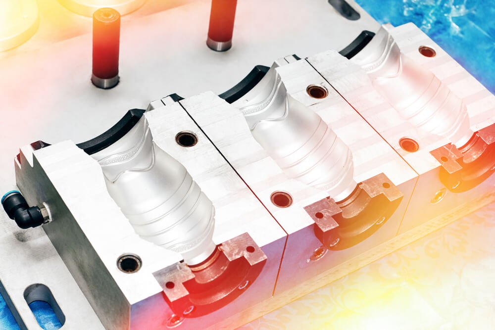 Solving gate blush defect in injection molding.